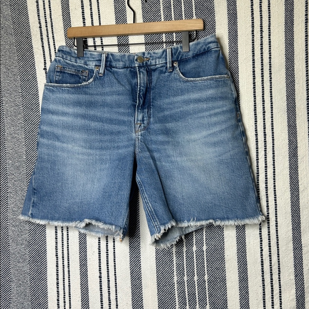 Good American Denim Frayed Shorts Mid-Rise | Like New